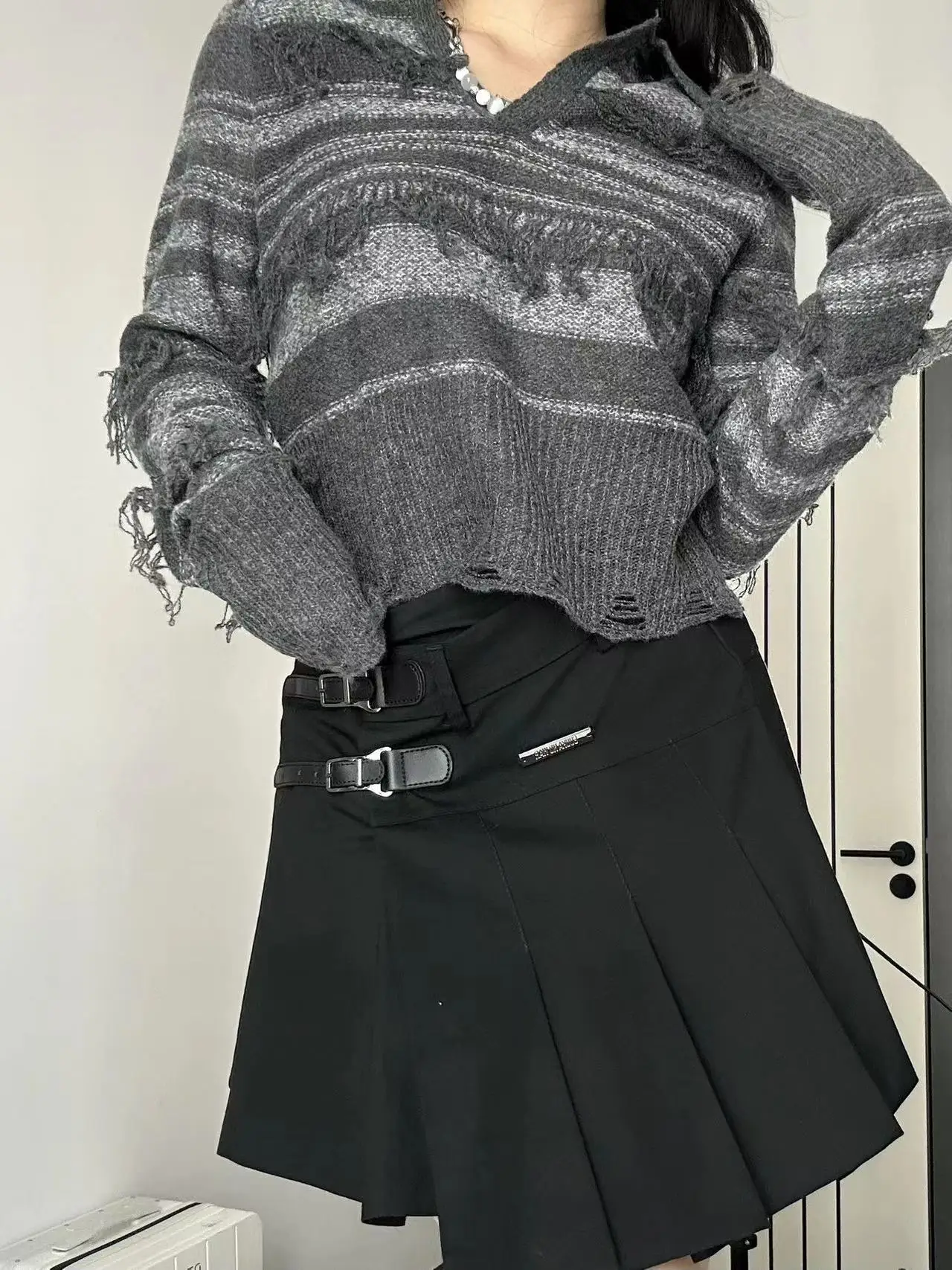 

Короткий модный свитер с V-образным вырезом, небольшой волнистый дизайнерский шикарный пуловер с бахромой, свитер с длинными рукавами, пуловер для женщин в Корейском стиле