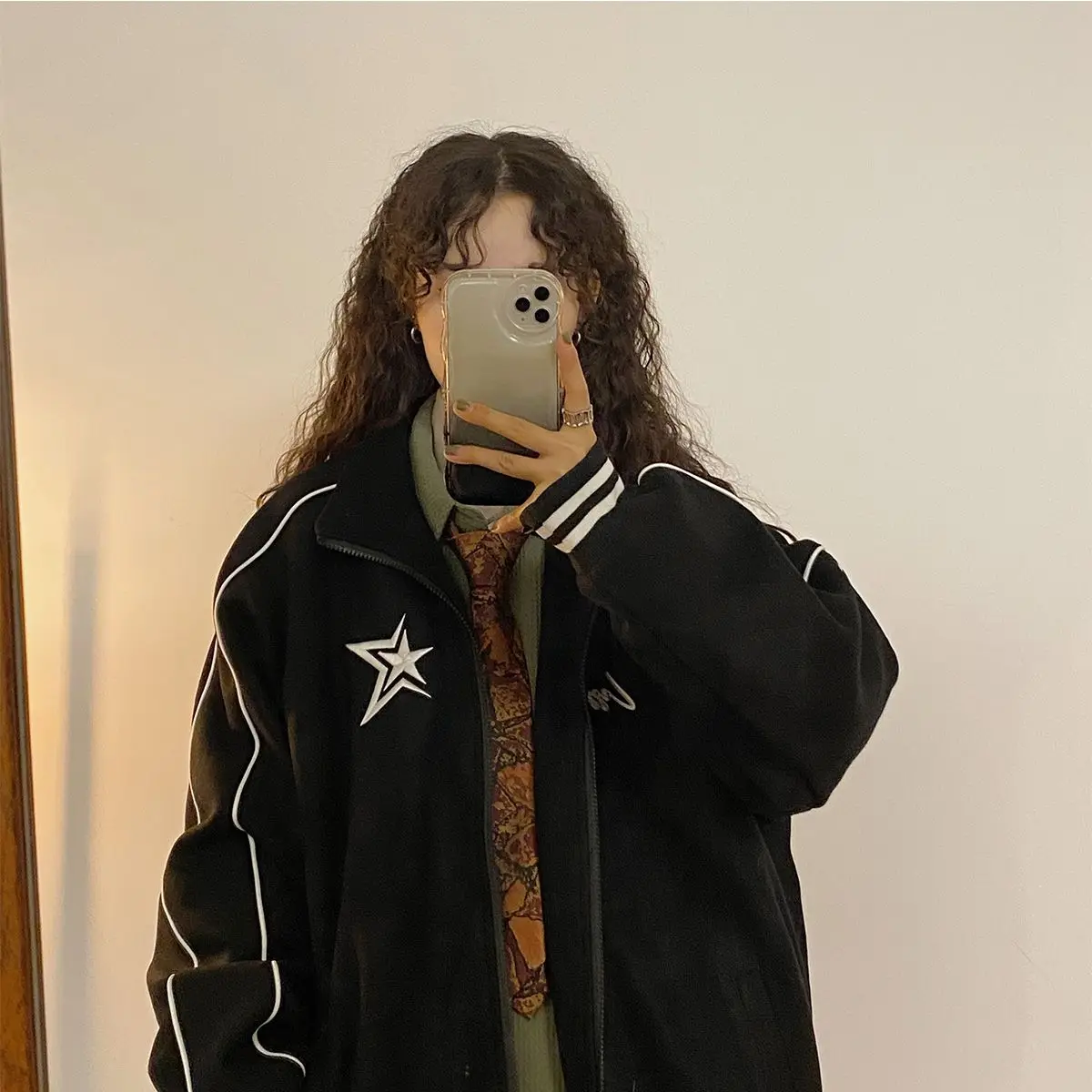 Рисунок 5 - Куртка женская с воротником-стойкой