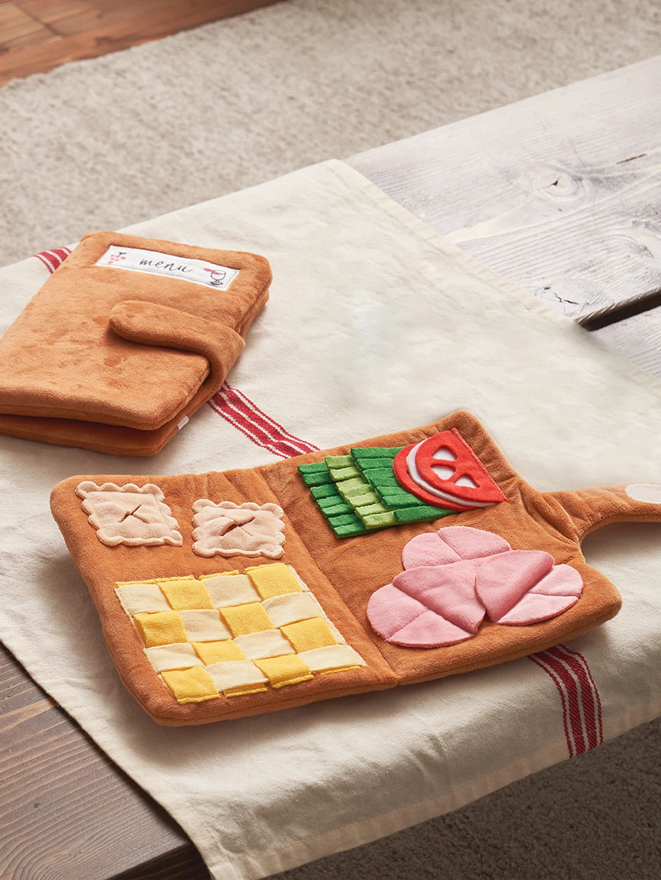 

1 piece cute menu model hiding food and sniffing toy pet dog sounding plush toy