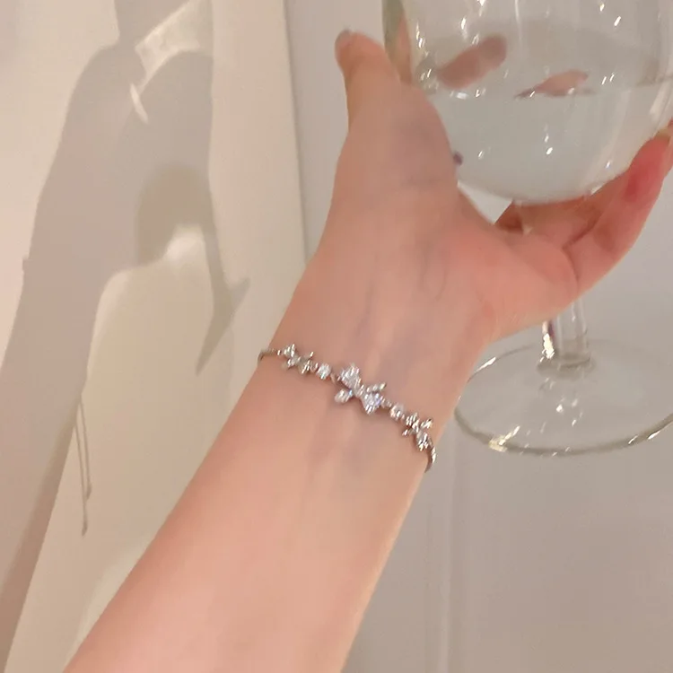 

2022 New Fashion Korean Version of The Bow Bracelet Female High-end Sweet Micro-encrusted Zircon Girlfriends Bracelet Adjustable