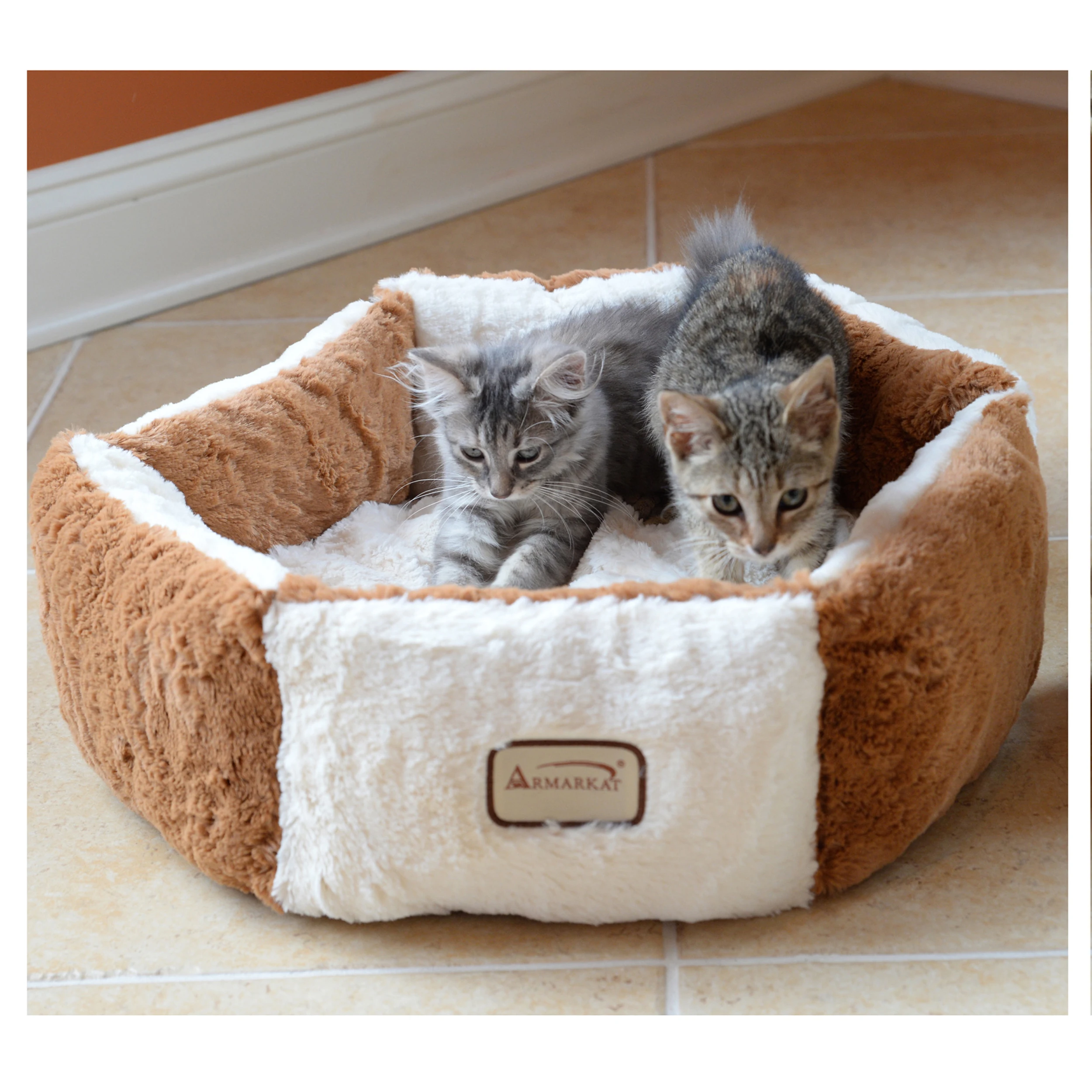 

Pet Bed, C02NZS/MB, Brown & Ivory