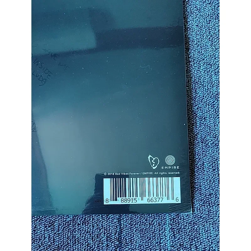 Виниловая пластинка XXXTentacion 17 Black and White Color Glue для XXXTentacion (art.: 3920dccac10c3) - 3920dccac10c3