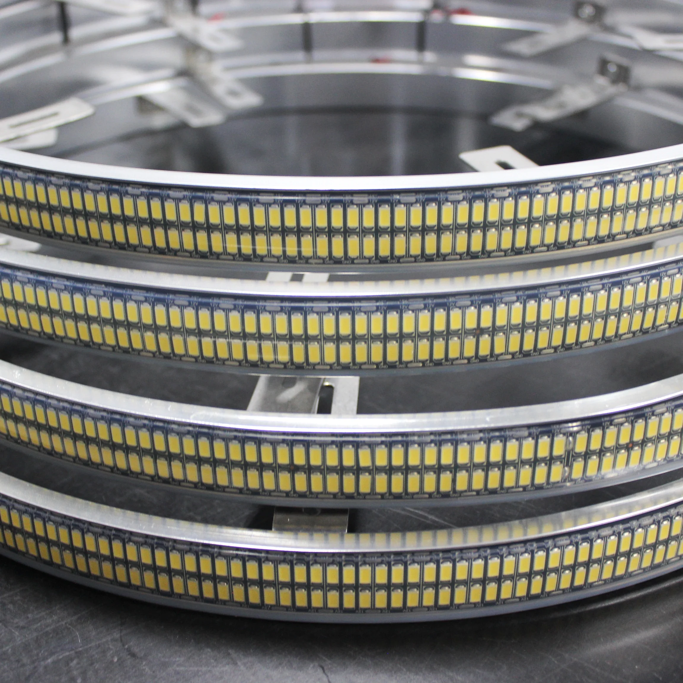 

Двухрядное ультраяркое светодиодное кольцо, 17 дюймов, для универсальных автомобилей