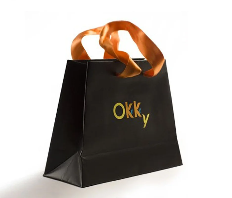 

Трапециевидный дизайн логотипа лента ручка бумажная сумка для покупок под заказ логотип MOQ 500-1000 шт. ювелирные сумки