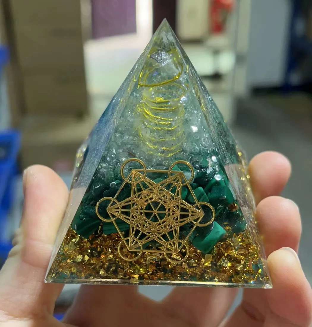Healing Reiki Natural Crushed Stone Crystal Pyramid Ornaments Crystal Ball Oganite Pyramid Craft Meditation Tools Car Decor