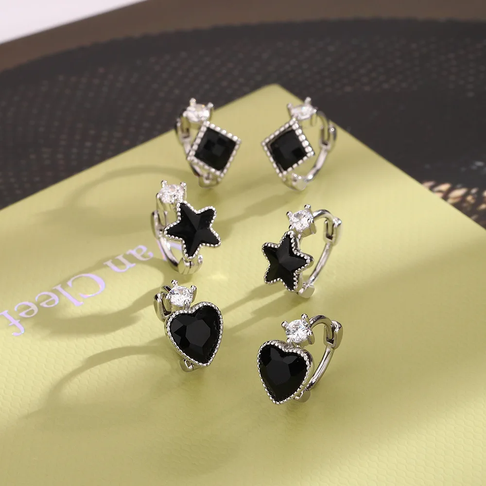 Женские серьги-кольца с черным сердцем и ромбом