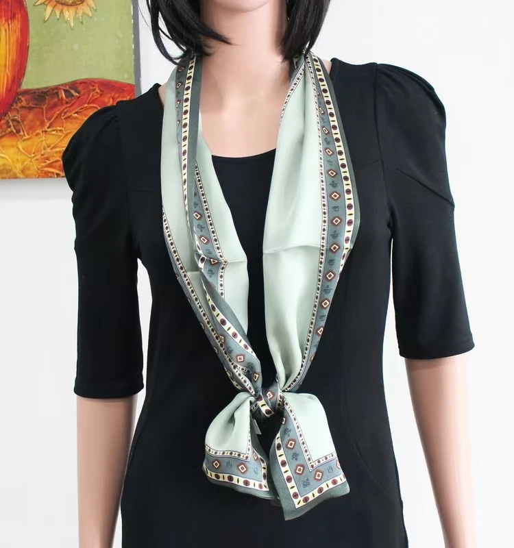 100% шелк. Новый стиль хорошего с квадратным шарфом и длиной 145 см. Праздничные