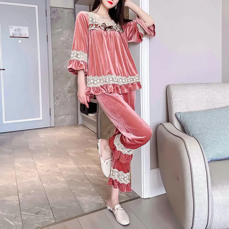 

Women Pijimas Gold Velvet Warm Winter Pajamas Sets Women Sexy Lace Robe Pajamas Sleepwear Kit Soft Nightwear M-2XL W162