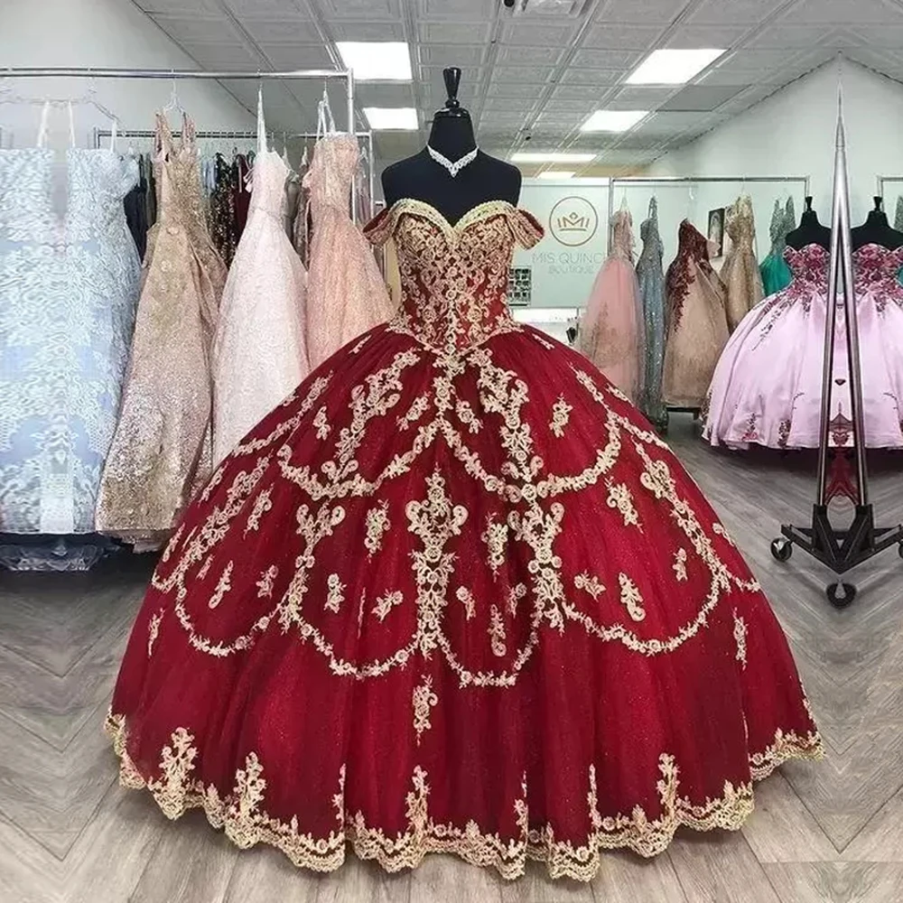

Burgundy Princess Quinceanera Dresses 2022 Gold Appliques Sweetheart Off Shoulder Ball Gown Sweet 16 Lace-Up Vestidos 15 Anos