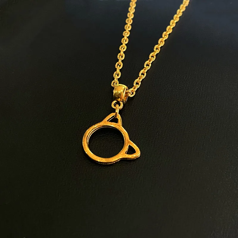 

New Products Hot Selling Fashion Trend Hillside Cat-shaped Hollow Retro Alloy Jewelry Cute Gold-plated Jewelry Pendant Necklace