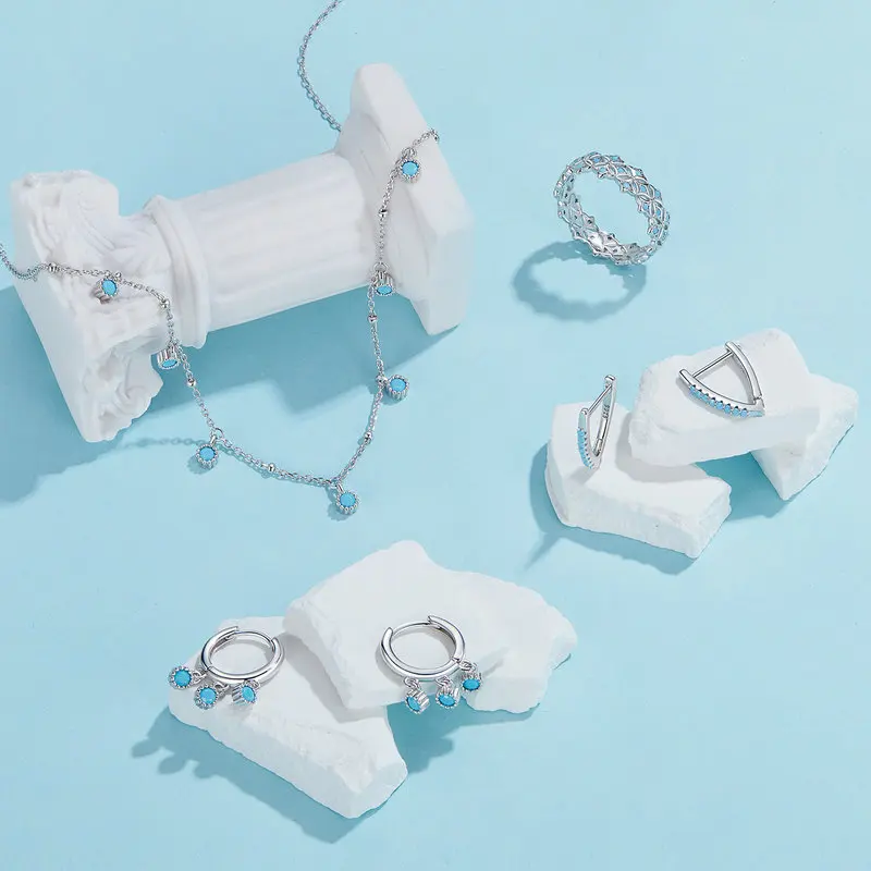 Женское колье из серебра 925 пробы с бирюзовым кулоном