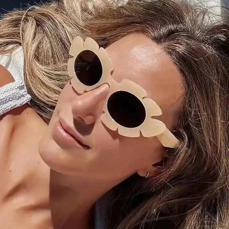 

DYTYMJ Cat Eye Sunglasses Women Flower Fashion Eyewear Women/Men Luxury Brand Glasses Women Party Gafas De Sol Hombre Uv400