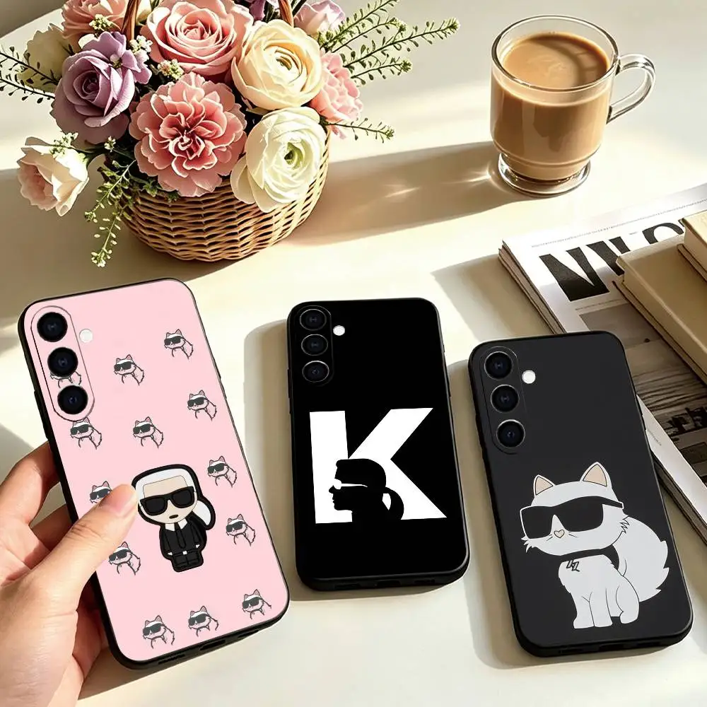 Фото Чехол для телефона KarlES LagerfeldES cat для Samsung Galaxy A73, A72, A71, A70, A53, A52, A51, мягкий силиконовый чехол черного цвета, подарок. №1