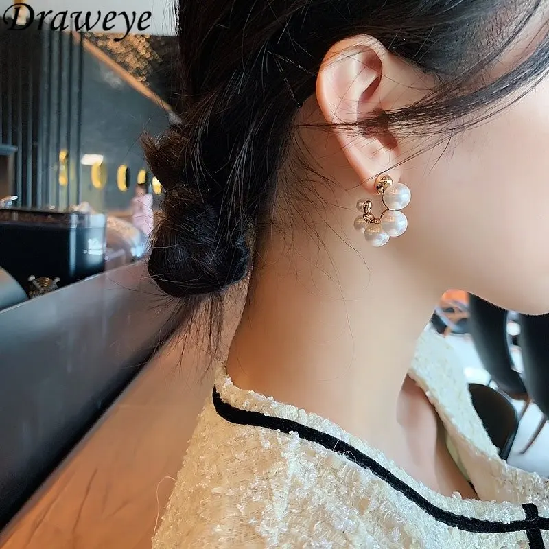 

Draweye Pearls Stud Earrings for Women Office Lady Elegant Sweet Simple Jewelry Luxury Basics Vintage Sweet Aretes De Mujer