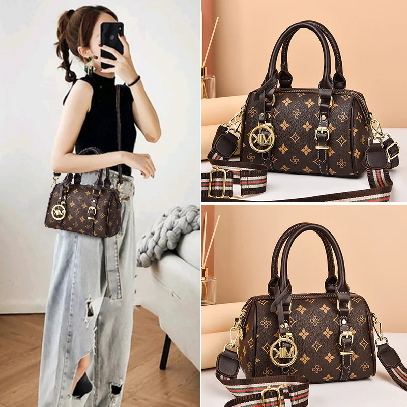 

Small Bag Women's New Simple Large Capacity Diagonal One Shoulder Handbag Women's Boston Pillow Bag