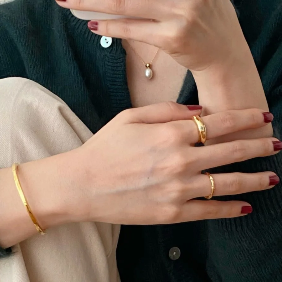 Минималистичный легкий роскошный однотонный простой и универсальный обтекаемый