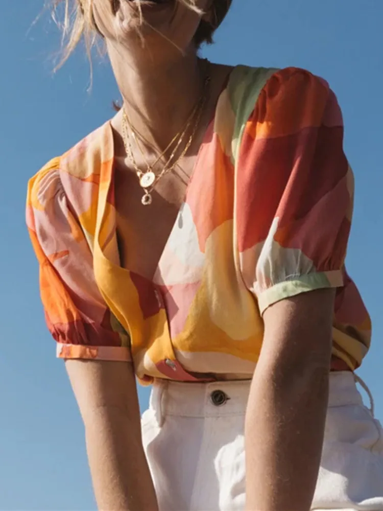 

Женская Элегантная блузка во французском стиле с V-образным вырезом, новинка 2022, Женская однобортная рубашка и топы с коротким рукавом и цветной строчкой