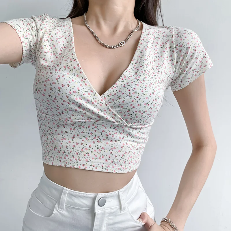 

Retro Floral Printed Women's T-shirt Sexy V-Neck Short Sleeve Tees Korean Harujuku Beach Streetwear Tops Camiseta