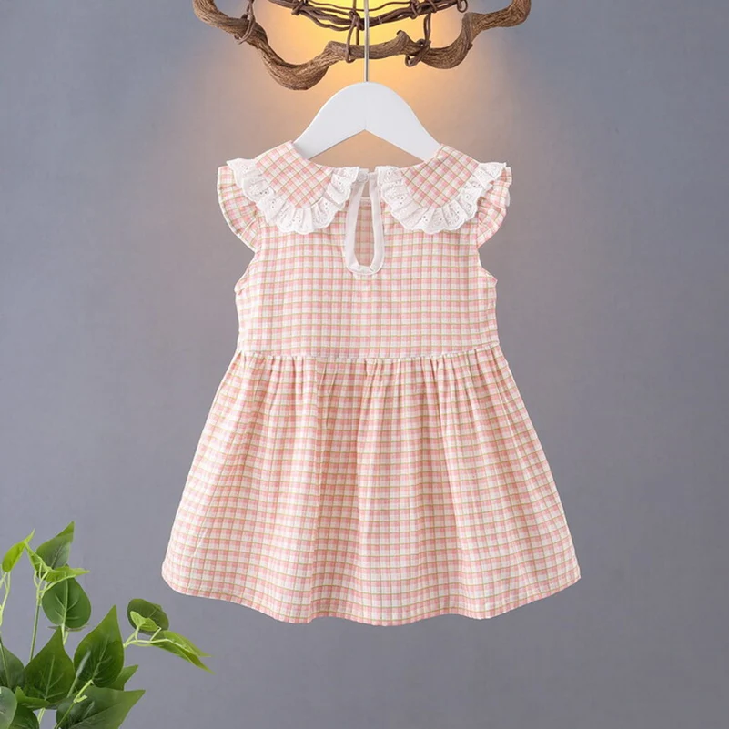 Летнее модное повседневное однотонное платье в клетку без рукавов для девочек 2024