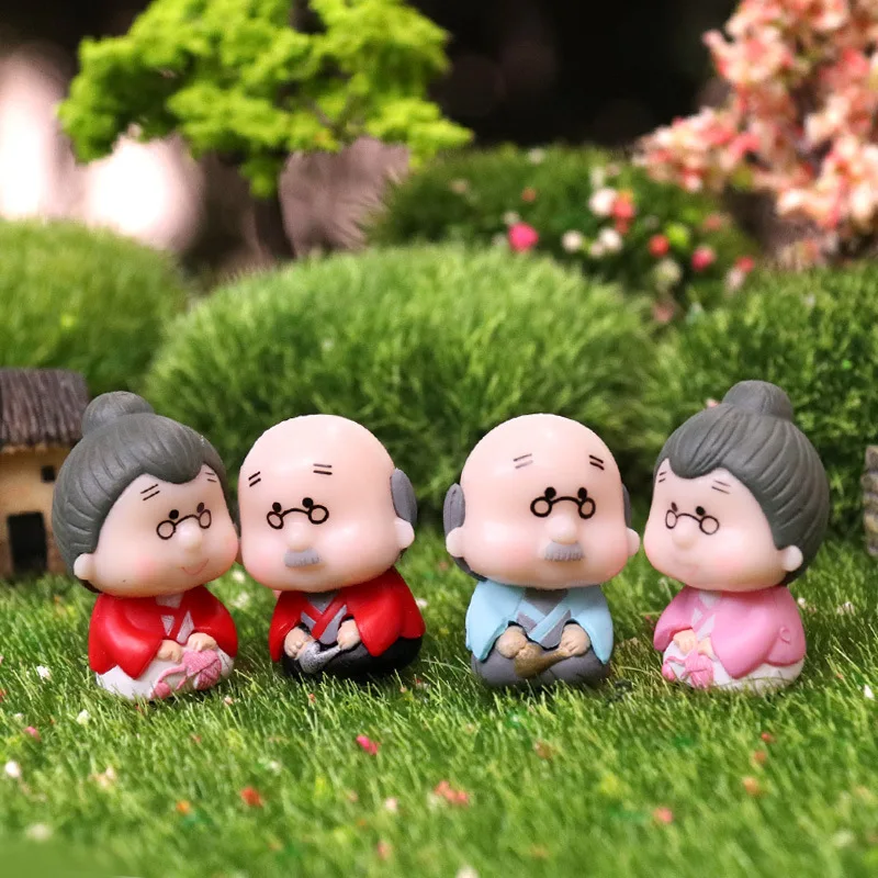 

4Pcs/set Mini Cute Grandpa and Grandma Ornaments Kawaii Children Toys Figurine Cute Toys for Kids Figurine Anime Hot Toys Manga