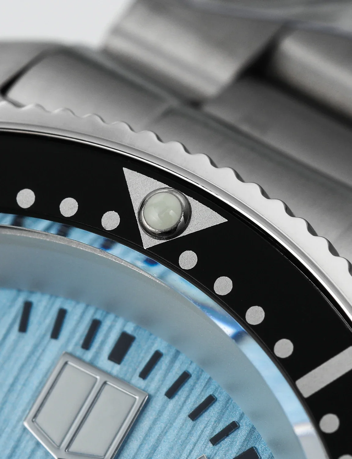 Часы наручные водонепроницаемые с сапфировым стеклом 300 м