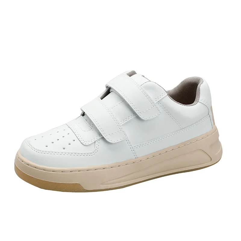 Женские кожаные туфли на липучке маленькие белые с круглым носком отверстиями