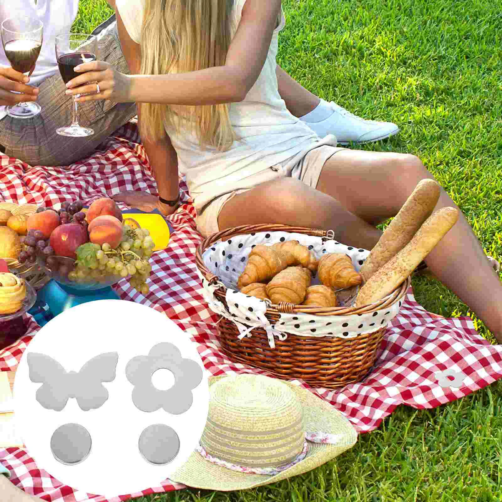 

4PCS Tablecloth Fixing Pendant Magnetic Table Cloth Weights Tablecloth Clamps Outdoor Table Cloth Magnetic Drapery Weights