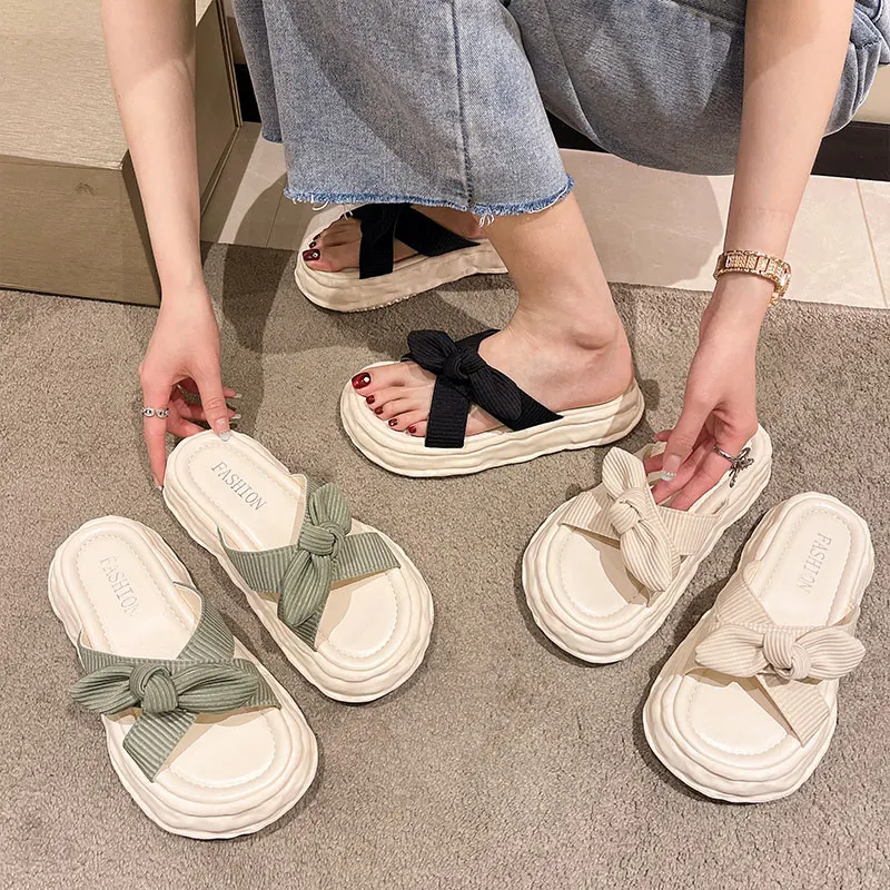 

Med Slippers Casual Beach Shoes Slipers Women Slides Platform Lady Luxury Sabot 2022 Flat Soft Girl Rubber PU Fabric Fashion