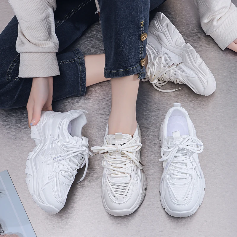 Fujeak New White Shoes for Women Comfortable Breathable Mesh Shoes Plus Size Casual Running Shoes Non-slip Lightweight Sneakers