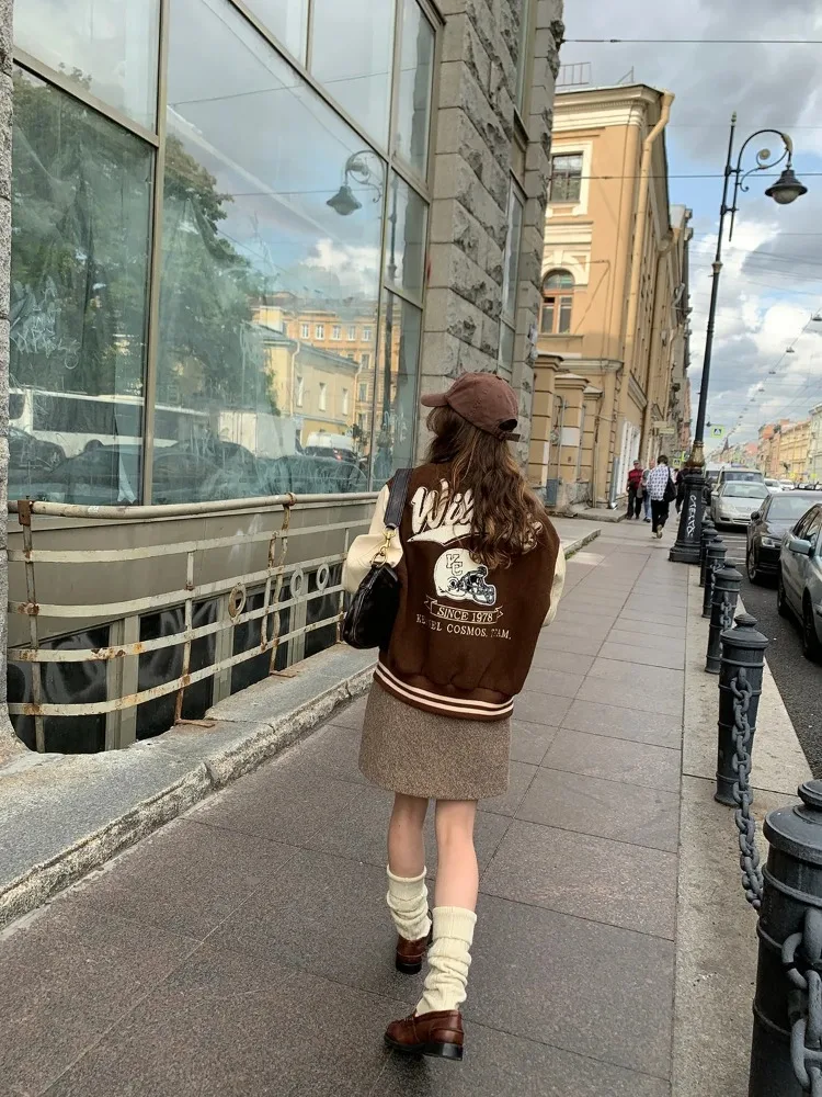 Куртка-бомбер женская в стиле хип-хоп