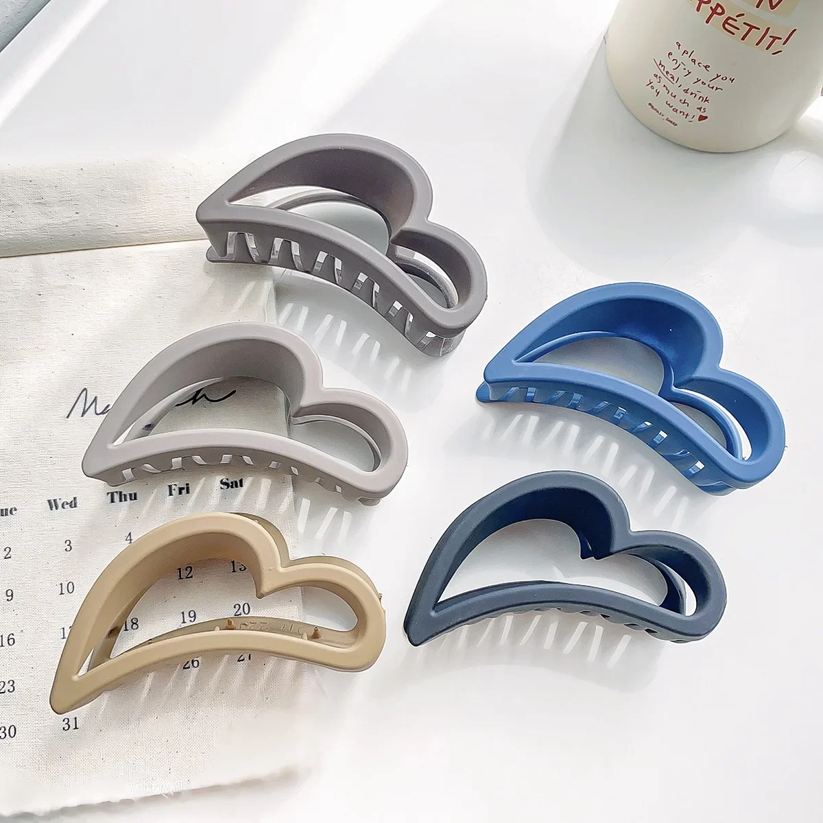 

Women Fashion Hair Claw Hairpin Crabs Clip Cardioidary Versatile Hair Clips Thick Hair Styling Strong Hold Hair Accessories