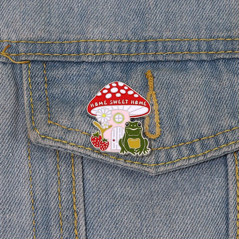 

Creative Lovely Animal Plant Enamel Brooch Frog Mushroom House Flower Strawberry Alloy Pins Badge Fashion Jewelry Gift
