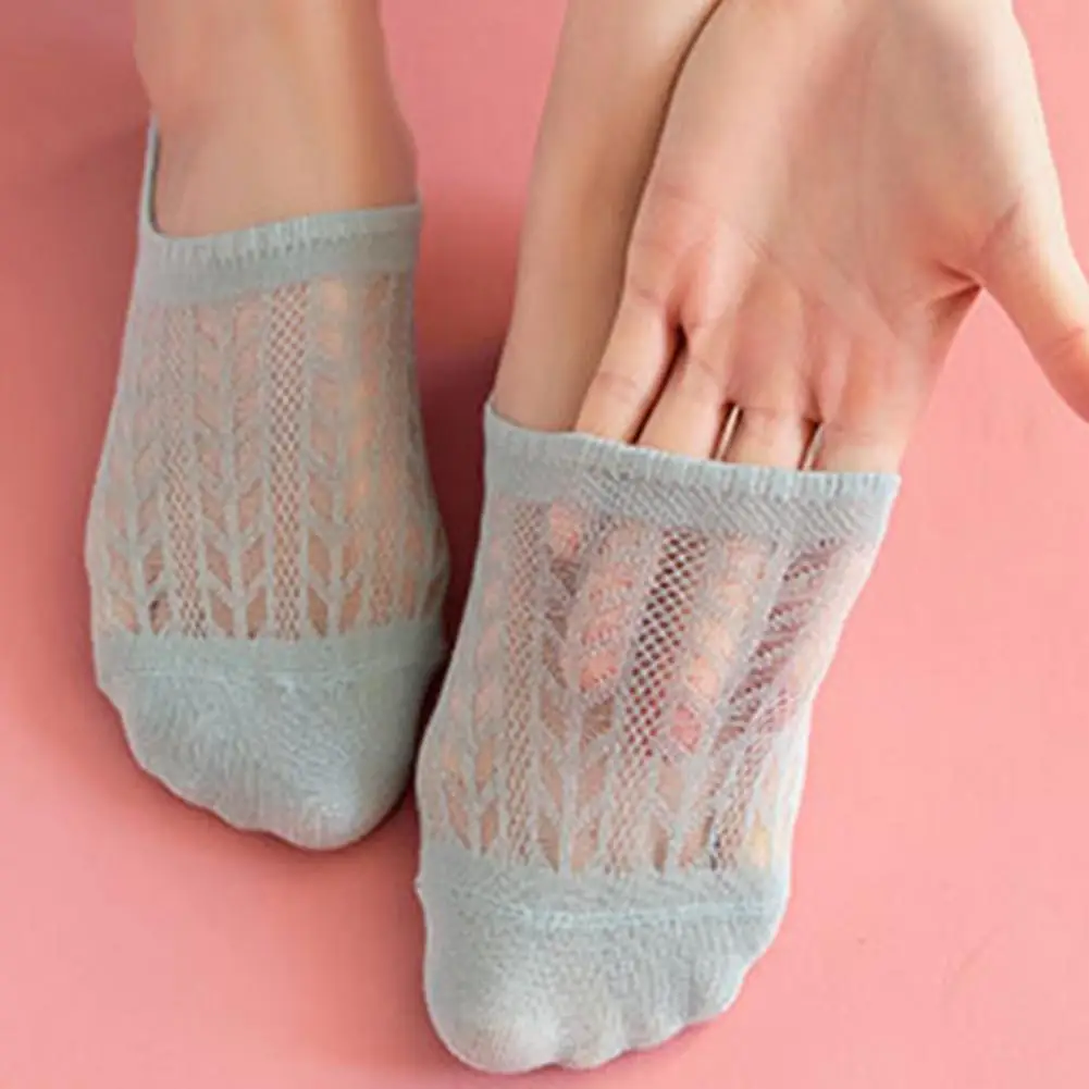 

Comfortable to Wear 1 Pair Trendy Silicone Low-cut Women Socks Foot Protection Ankle Socks Solid Color for Daily Wear