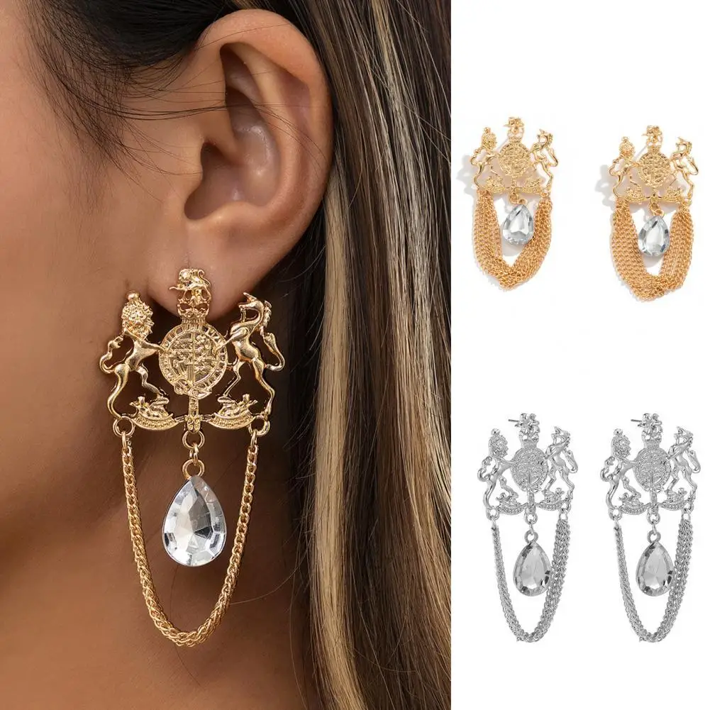 

Durable Court Style Stylish Palaces Female Stud Earrings for Daily Wear