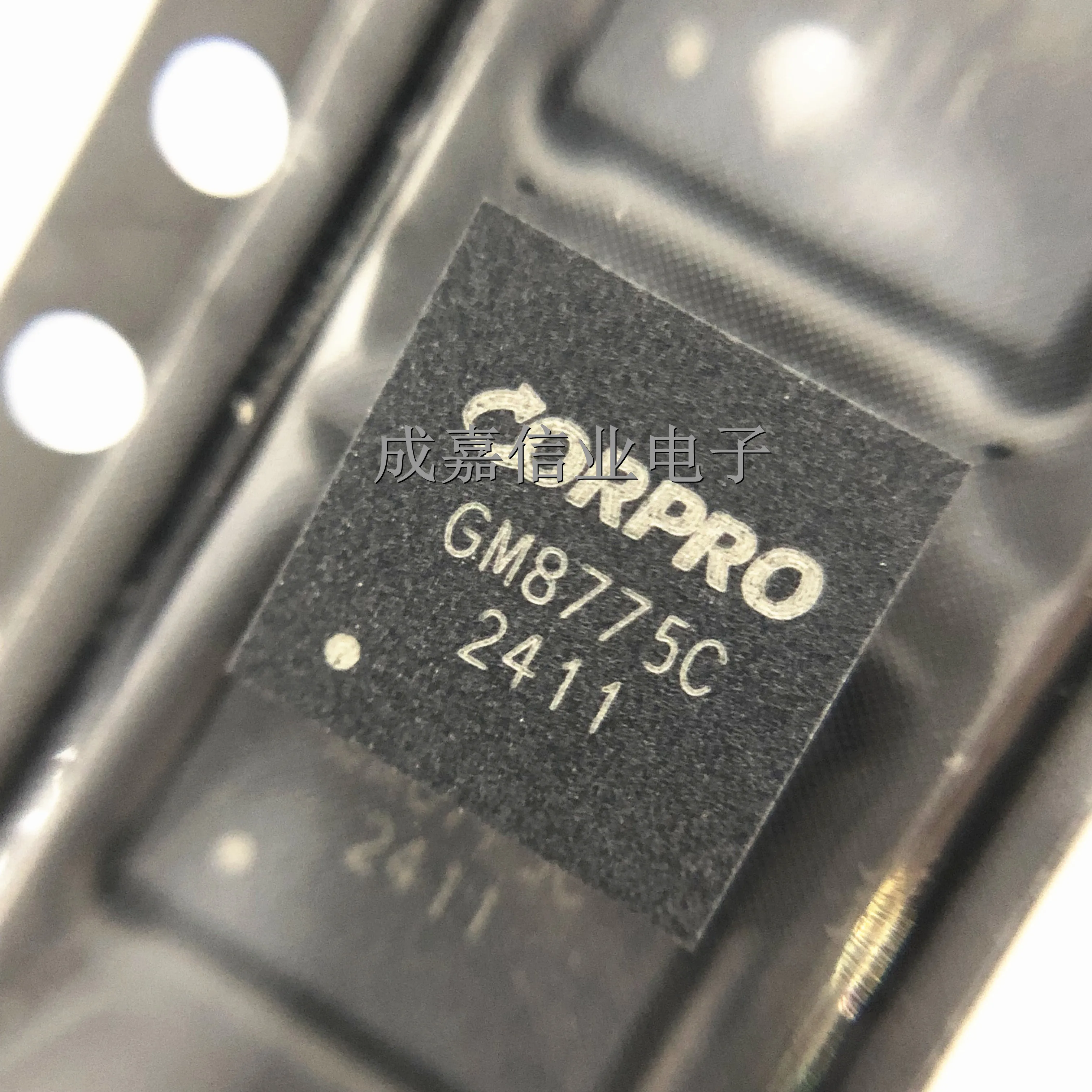 10 шт./лот GM8775C Φ DSI к двухканальному передатчику LVDS 154 МГц Рабочая температура-40 ℃ ~