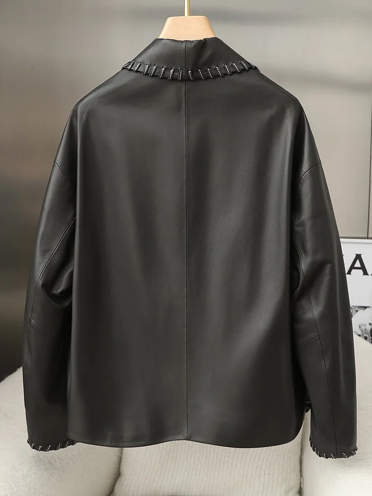 Рисунок 2 - Женское пальто ручной работы из