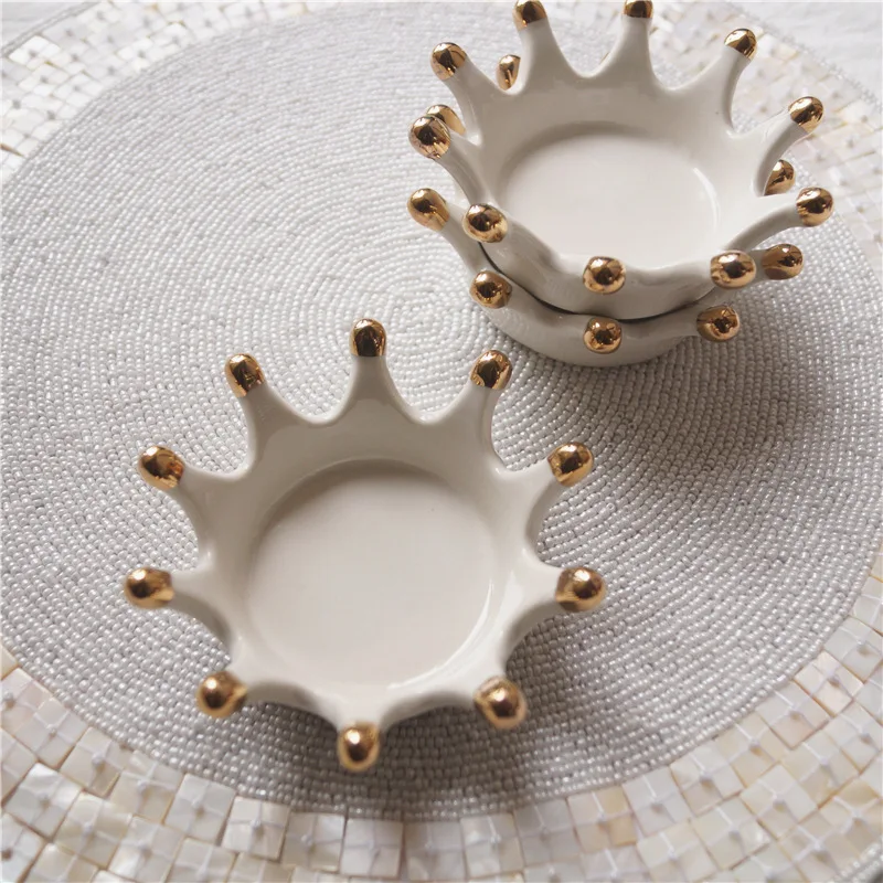 

1PCS Ceramic Crown model plates Desktop ornaments Decoration Crafts Snack candy Rings storage tray Jewelry dish Snack dish