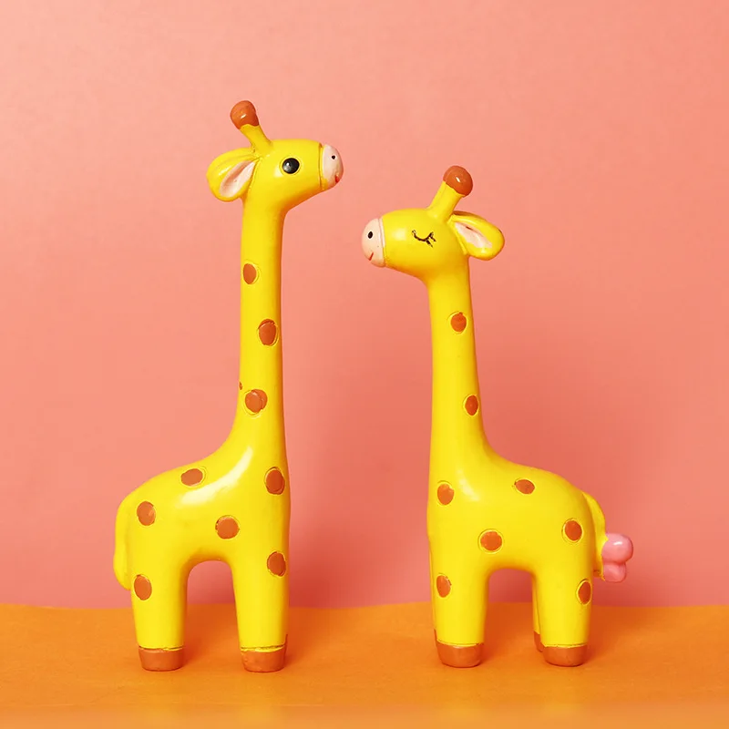 

New Giraffe Cake Baking Decorations Creative Car Car Decorations Home Decoration Living Room Bedroom Decoration Resin Crafts