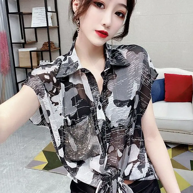 

Vintage Printed Lapel Button Diamonds Bandage Shirt Female Clothing 2023 Summer New Oversized Commute Tops Casual Blouses