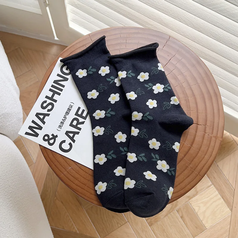 5 PCS Fashion Retro Cartoon Rabbit Plaid Cotton Socks Set for Women Harajuku Black White Flower Mid-Tube Casual Vintage Socks