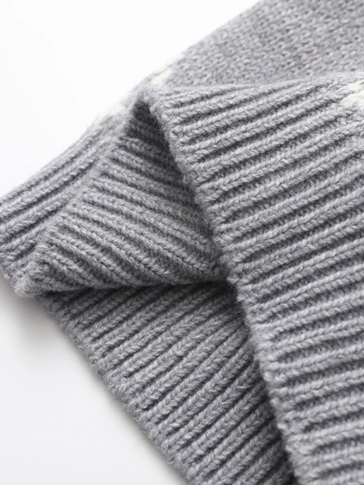 Aige 2024 Winter New Age-Reducing Versatile Fairisland Jacquard Knit Women Retro round Neck Raglan Sleeve Sweater