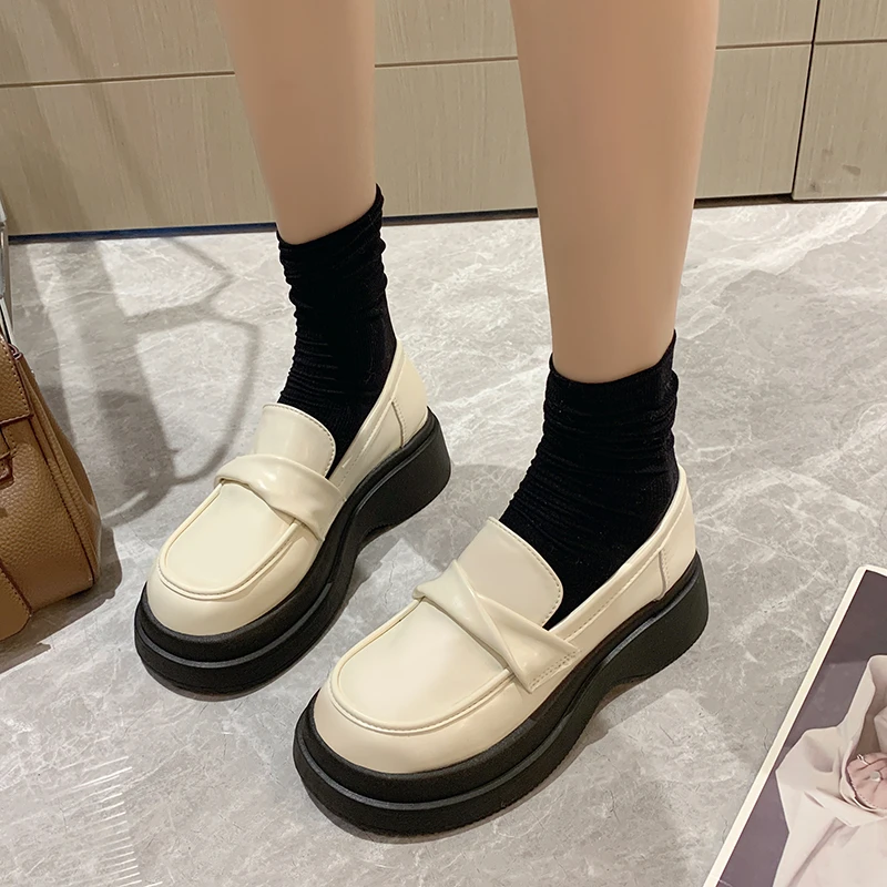 

Туфли дерби женские с мехом, повседневные кроссовки, лоферы, без застежки, на платформе, круглый носок, закрытый носок, в британском стиле Le