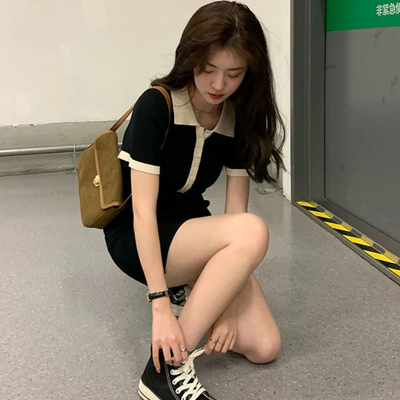 Платье-Поло женское Облегающее с коротким рукавом и разрезом