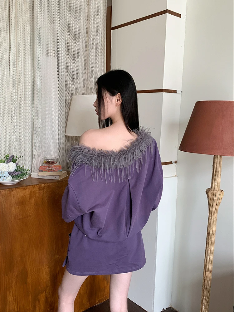 Платье-свитшот с открытыми плечами и меховым воротником платье 2025 года женское