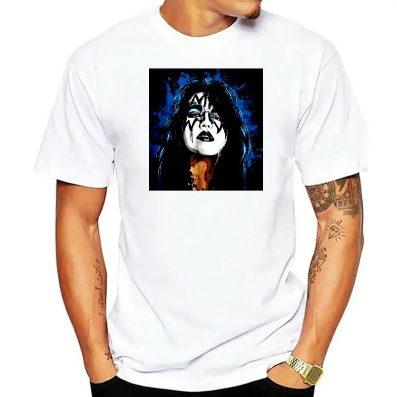 

Футболка певицы Ace Frehley из американского тяжелого металла