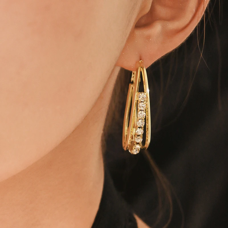 

Retro Large Hoop Earrings Hollow Inlaid with Zircon Silver Needle Elegant Classic and Simple Gold Earrings for Women OL