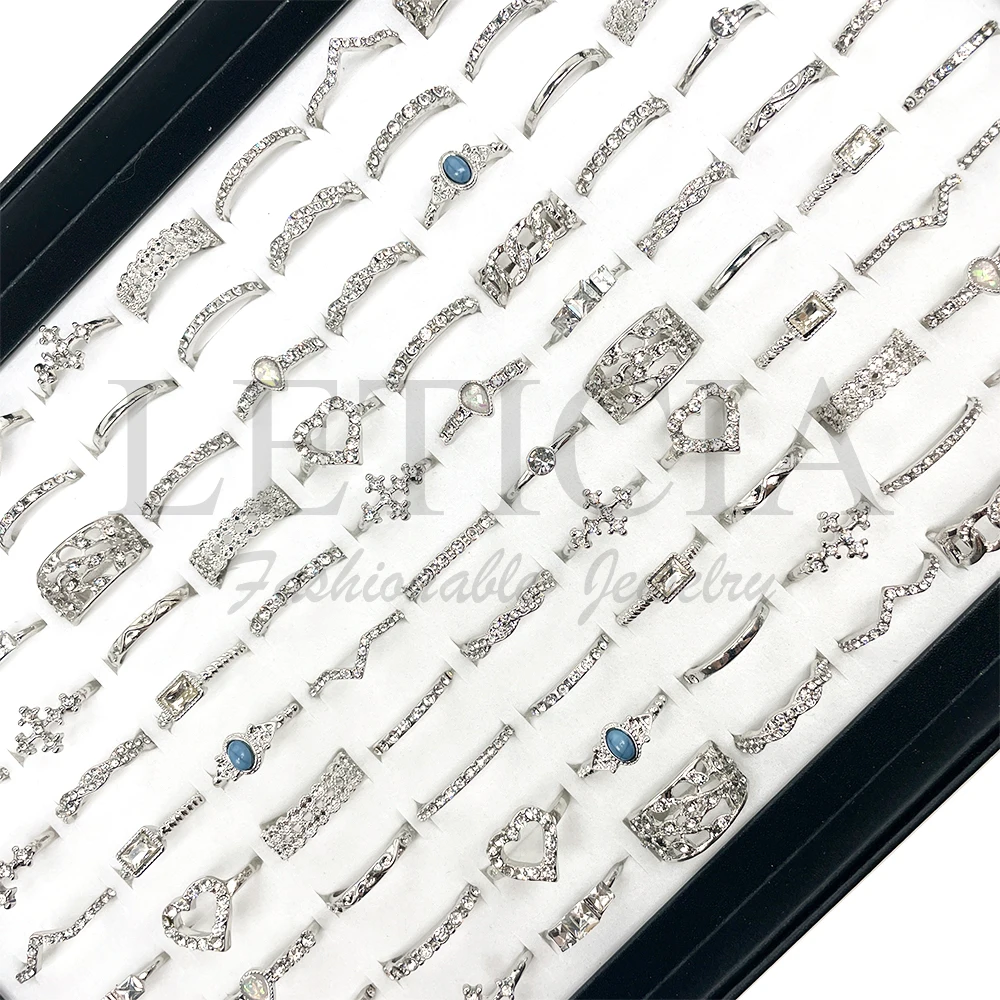 

Luxury Retro Rhinestone Temperament Diamond Woman Ring Set Gift