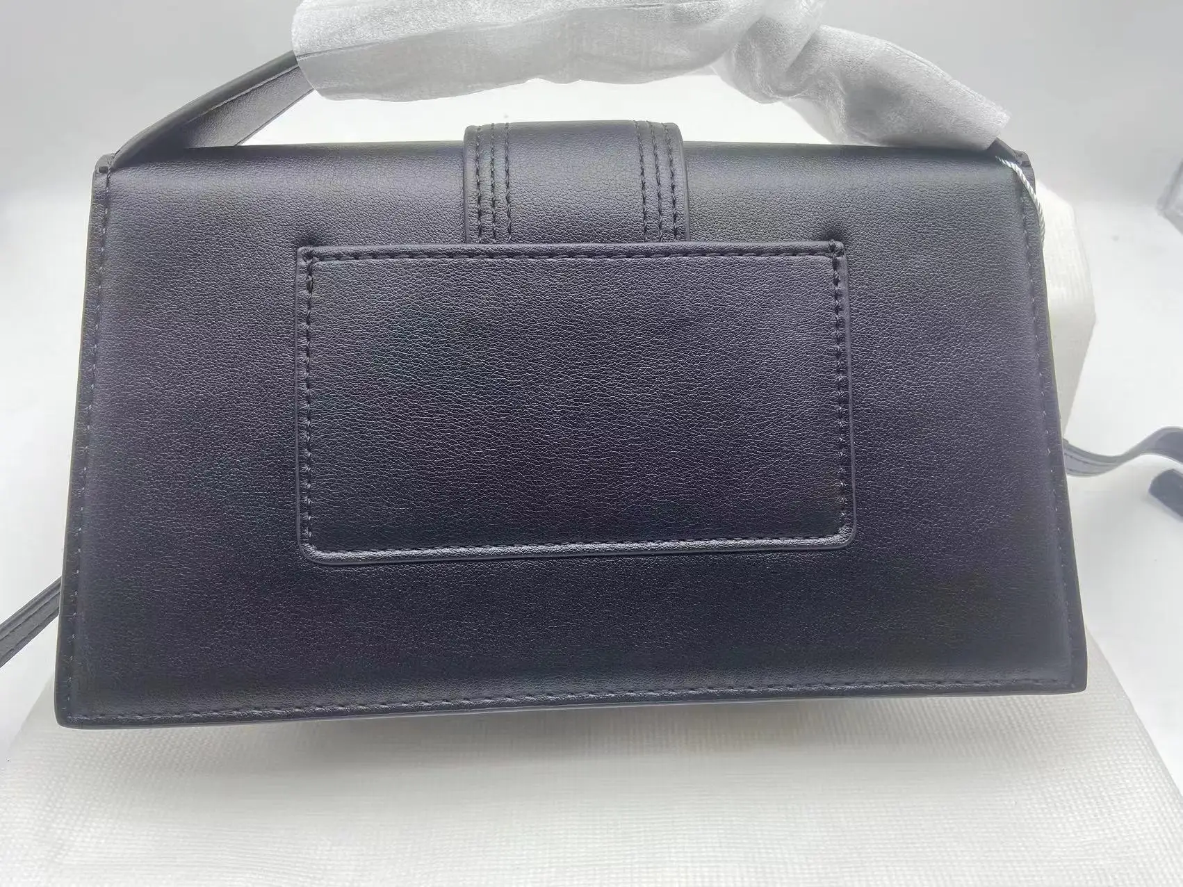 New messenger bag 2023 popular women's hand bag, suede high-quality handbag, advanced design Joker fashion ladies shoulder bag.