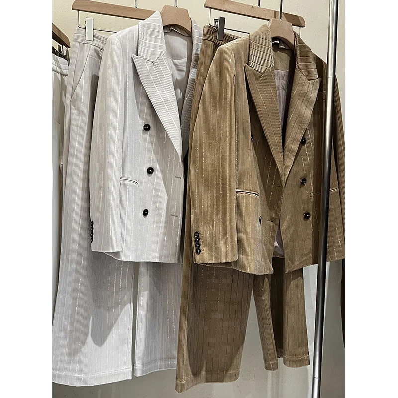 Рисунок 2 - Женский офисный костюм из двух предметов