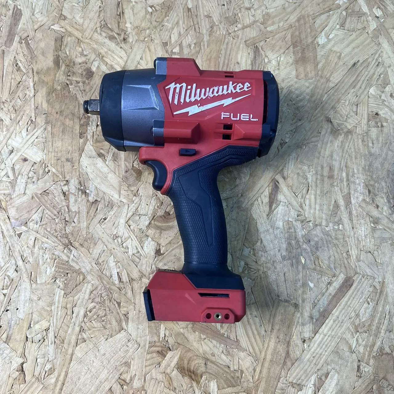 Литиевая батарея Milwaukee M18V 2967-20 бесщеточный 1/2 мощный ударный гайковерт